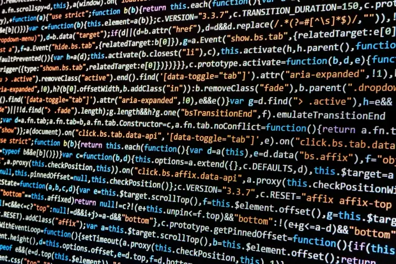 Código JavaScript minimizado en una pantalla